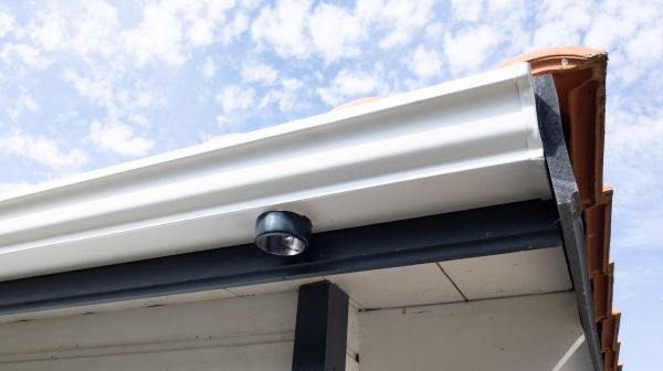 Seamless Gutters Installation in San Mateo