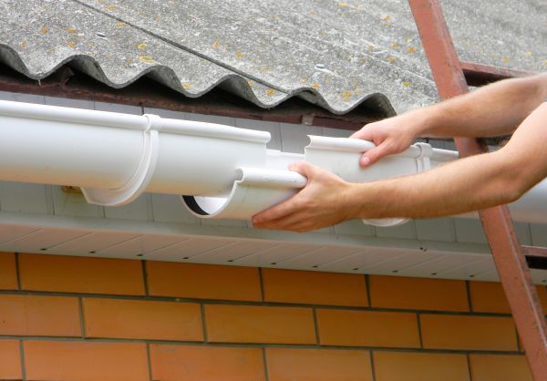 Cost of Gutter Hanging in San Mateo